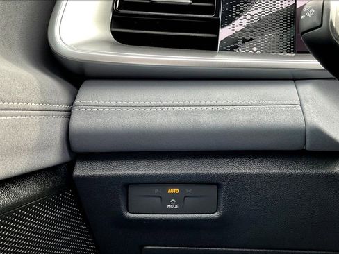 New 2026 Volkswagen Tiguan SE image 15