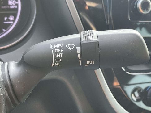 Used 2022 Toyota Camry SE FWD image 24