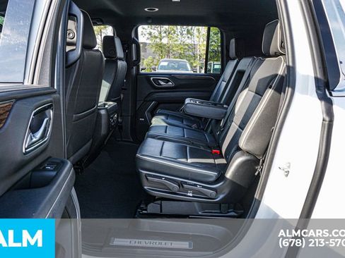 Used 2024 Chevrolet Suburban Premier RWD image 21
