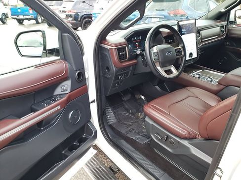 Certified 2022 Ford Expedition Limited image 9