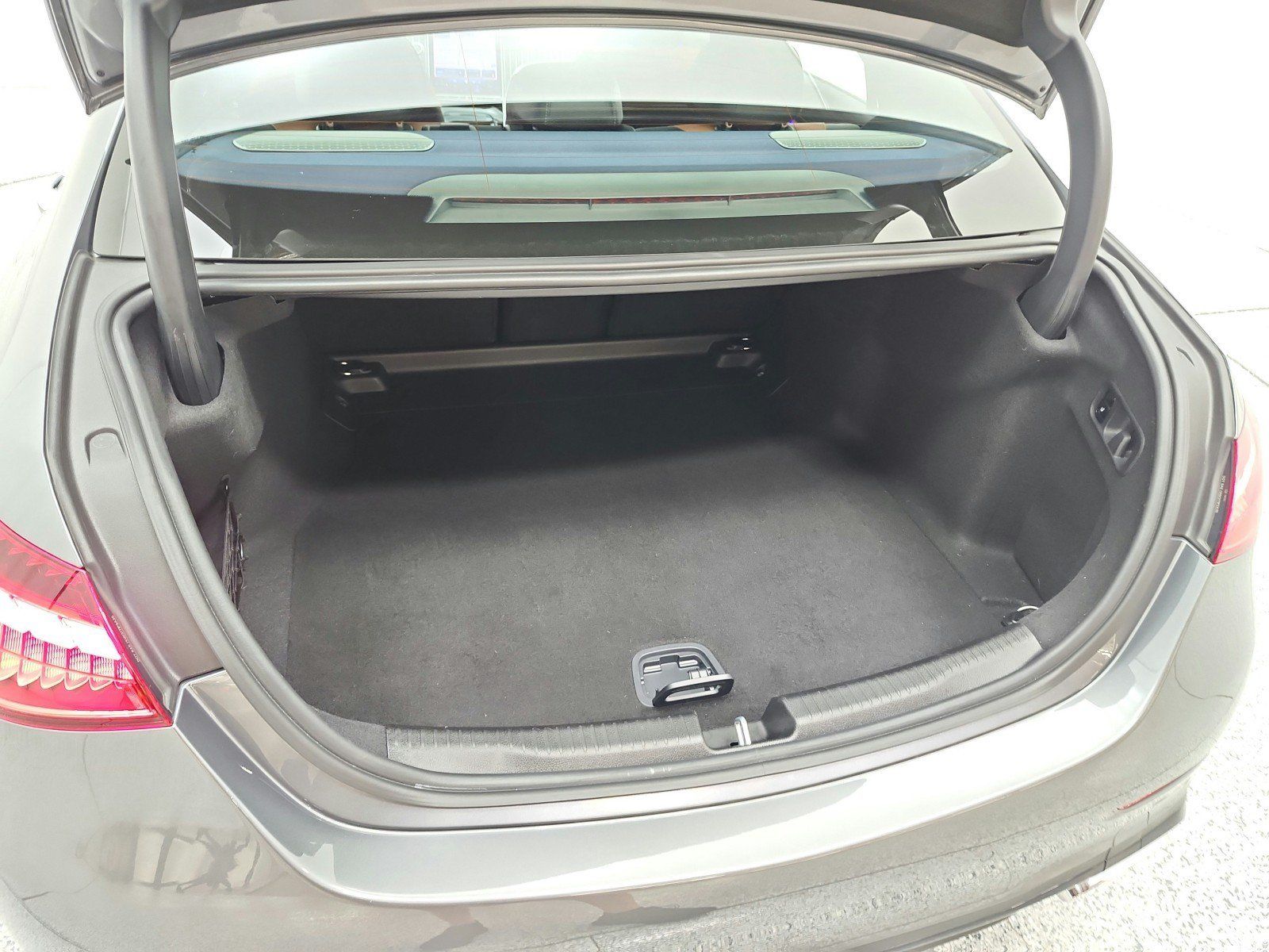 Used 2024 Mercedes-Benz C 300 4MATIC Sedan image 22