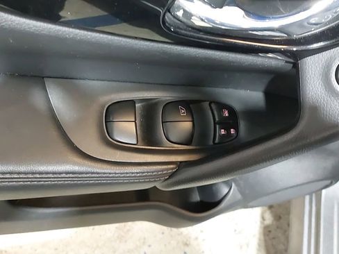 Used 2018 Nissan Rogue Sport SL w/ SL Premium Package AWD/4WD image 27
