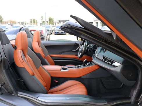 Used 2019 BMW i8 Roadster image 36