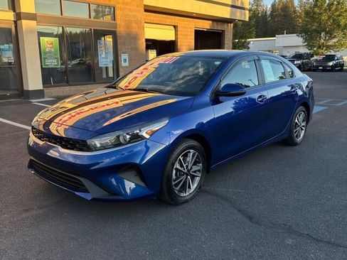 Used 2023 Kia Forte LXS w/ LXS Technology Package image 2