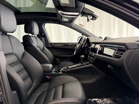 Certified 2026 Porsche Macan AWD/4WD image 16