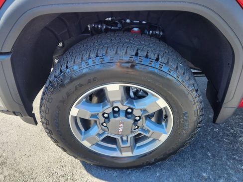 New 2026 GMC Sierra 3500 SLT w/ SLT Convenience Package AWD/4WD image 15