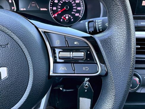 Used 2024 Kia Forte LXS image 17