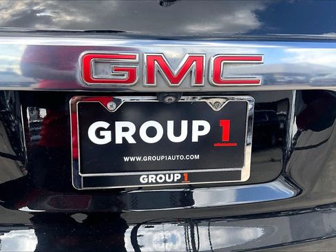 Used 2023 GMC Acadia SLT w/ Technology Package FWD image 31