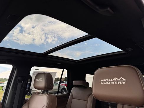 Used 2022 Chevrolet Tahoe High Country w/ LPO, Illumination Package AWD/4WD image 13