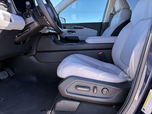 Certified 2025 Honda Pilot EX-L image 18