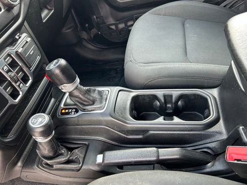 Used 2020 Jeep Wrangler Unlimited Sport S AWD/4WD image 19