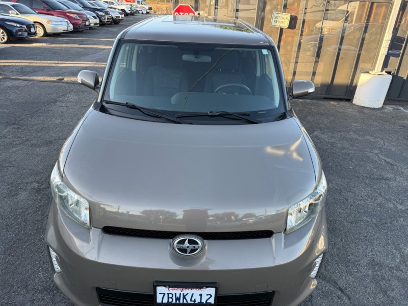Used 2013 Scion xB FWD image 10