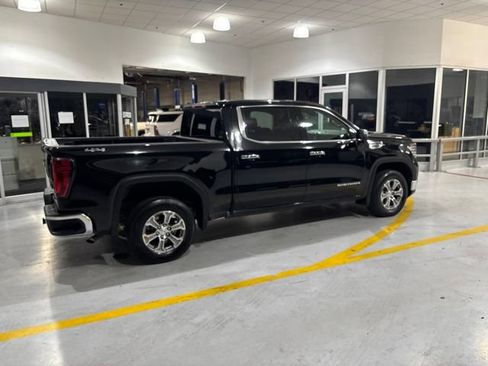 Used 2025 GMC Sierra 1500 SLT AWD/4WD image 10