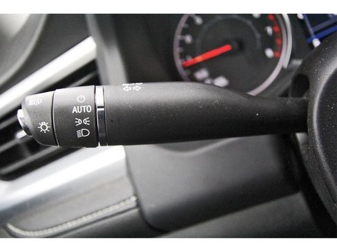 Used 2023 GMC Acadia SLE w/ Driver Convenience Package image 17