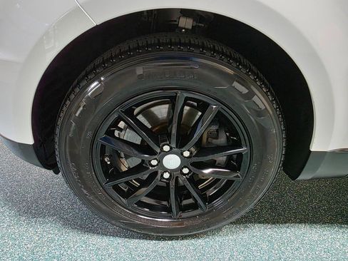 Used 2017 Land Rover Range Rover Sport SE AWD/4WD image 12