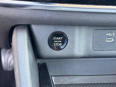 Used 2024 Nissan Rogue S AWD/4WD image 17