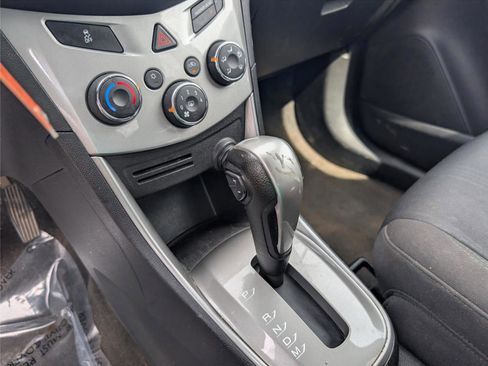 Used 2016 Chevrolet Trax LT image 18