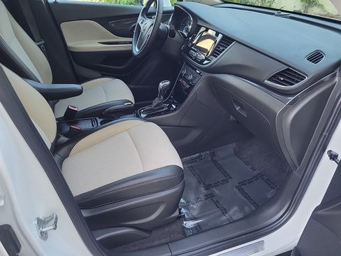 Used 2022 Buick Encore Preferred w/ Safety Package image 12