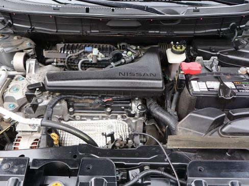 Used 2015 Nissan Rogue S image 38