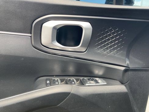 Used 2022 Kia Sorento S FWD image 13