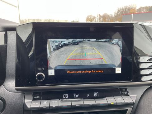 Used 2025 Toyota Camry LE image 17