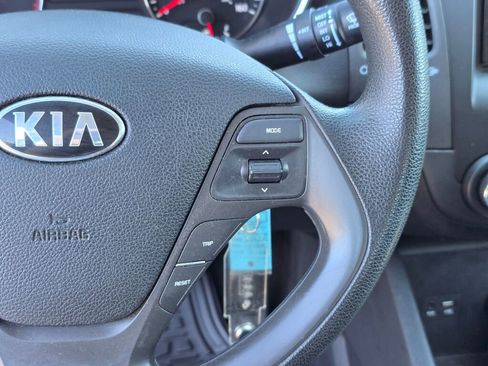 Used 2017 Kia Forte LX FWD image 19