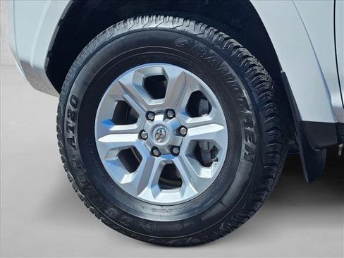 Used 2023 Toyota 4Runner SR5 Premium w/ SR5 Premium Package image 21