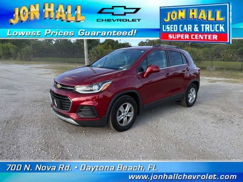 Used 2019 Chevrolet Trax LT w/ LT Convenience Package image 2