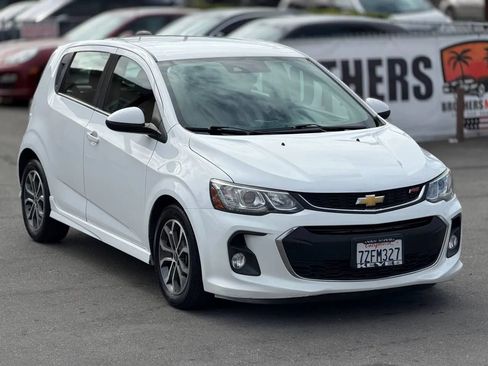 Used 2017 Chevrolet Sonic LT w/ Convenience Package FWD image 3