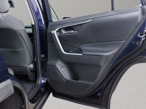 Used 2020 Toyota RAV4 XLE w/ Convenience Package image 30