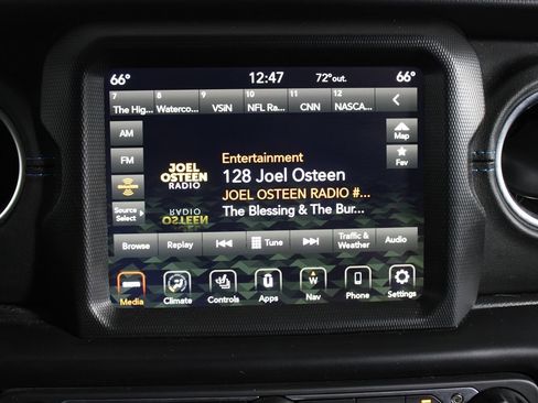 Used 2022 Jeep Wrangler Unlimited Rubicon 4xe w/ Steel Bumper Group image 18