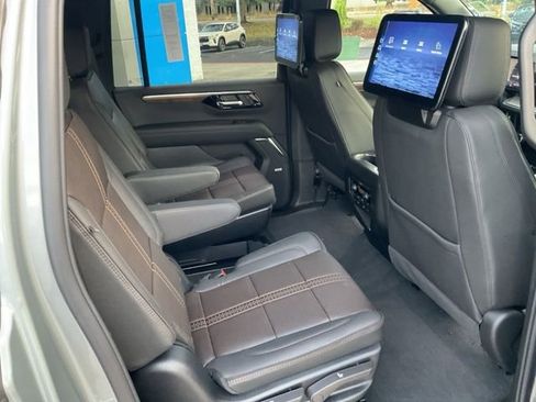 New 2026 Chevrolet Suburban High Country image 27