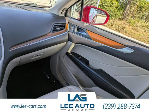 Used 2019 Lincoln MKC Select w/ Select Plus Package image 15
