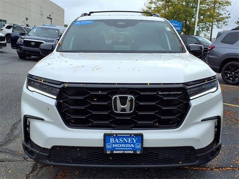 Certified 2025 Honda Pilot Black Edition image 2