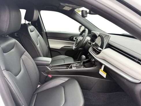 New 2026 Jeep Compass Limited image 15