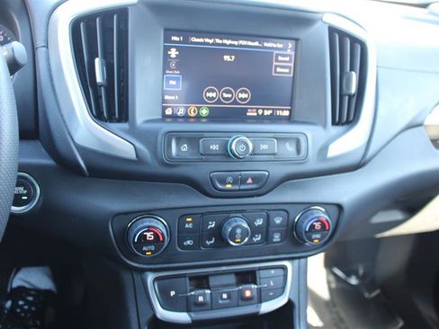 Used 2022 GMC Terrain SLE w/ Driver Convenience Package image 18