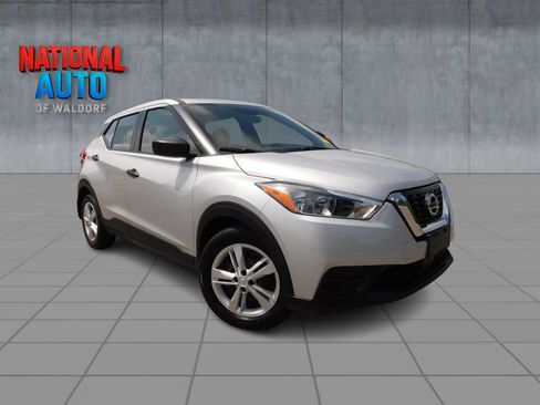 Used 2020 Nissan Kicks S FWD image 1