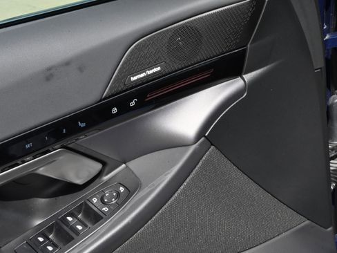 Used 2024 BMW 530i w/ M Sport Package image 25