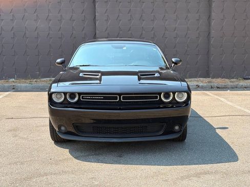 Used 2018 Dodge Challenger SXT Plus RWD image 4