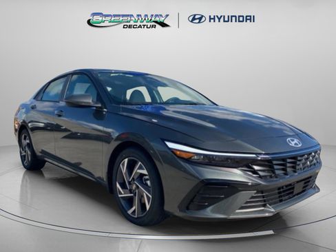 New 2026 Hyundai Elantra Limited FWD image 1