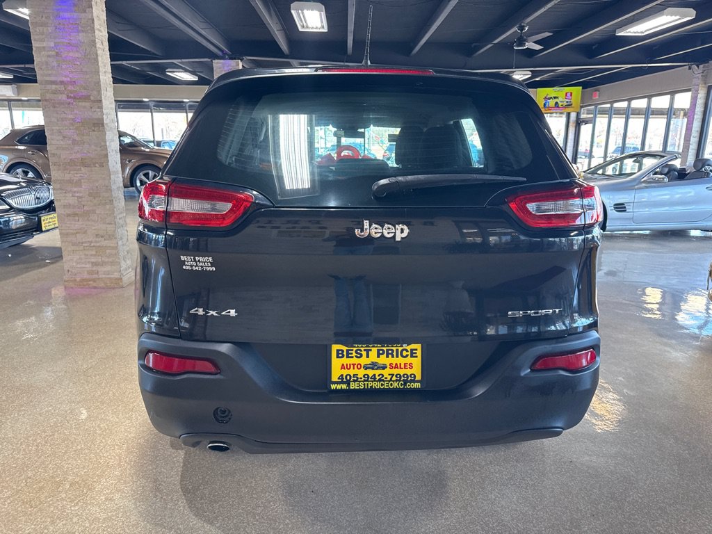 Used 2014 Jeep Cherokee Sport w/ Cold Weather Group AWD/4WD image 5