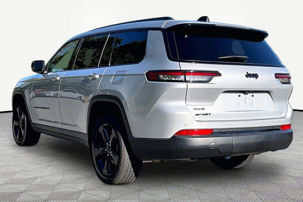 Used 2025 Jeep Grand Cherokee L Altitude AWD/4WD image 5