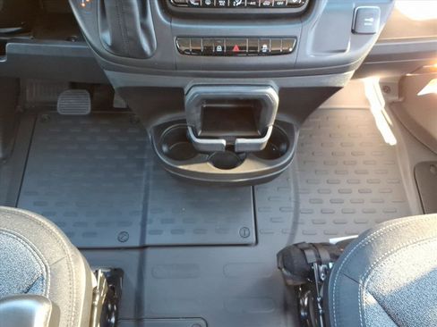 Used 2025 RAM ProMaster 2500 w/ Convenience Group image 17