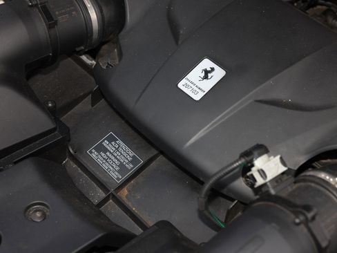 Used 2015 Ferrari California T RWD image 69