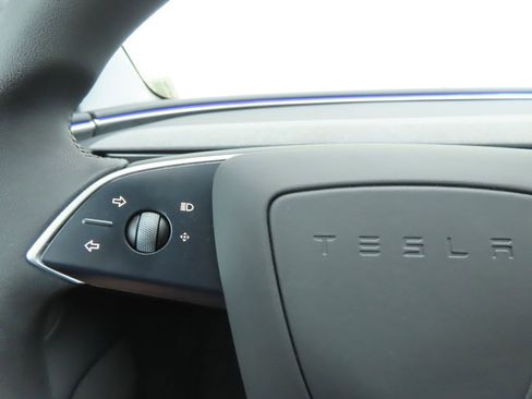 Used 2025 Tesla Model 3 Long Range image 11