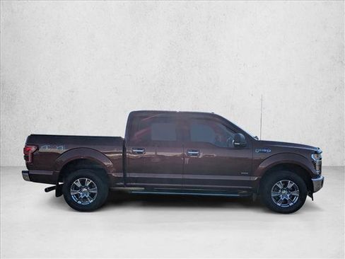 Used 2017 Ford F150 XLT w/ Equipment Group 302A Luxury AWD/4WD image 4