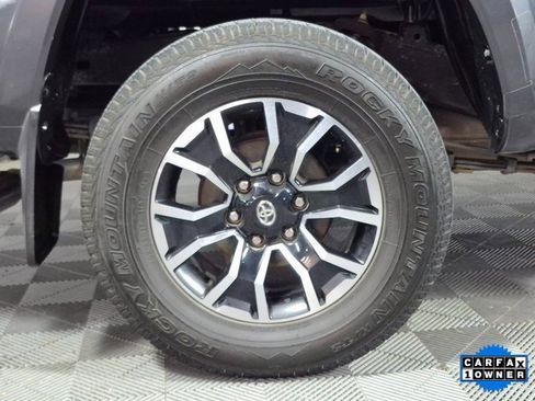 Used 2022 Toyota Tacoma TRD Sport image 25