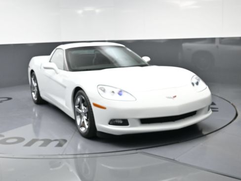 Used 2009 Chevrolet Corvette Coupe RWD image 3