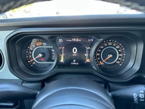 Used 2025 Jeep Wrangler Unlimited Sport AWD/4WD image 29