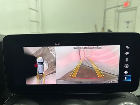 Certified 2022 Mercedes-Benz GLC 300 image 17